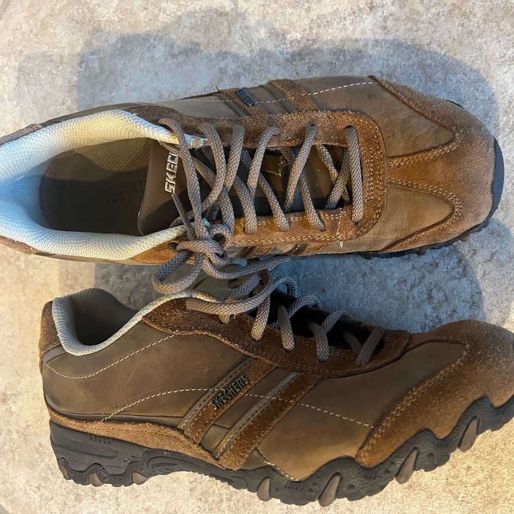 Skechers suede sport sneakers size 10